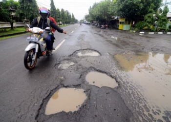 KABAR DARI ANDA: Kerusakan jalan terus terjadi di Solo Raya