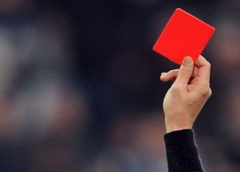 Ngeri, Dikartu Merah, Pemain Tembak Mati Wasit