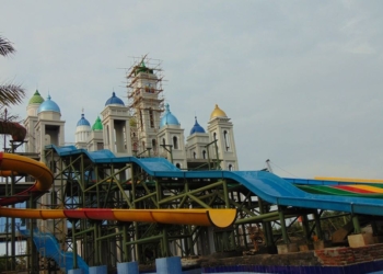 JEPARA OCEAN PARK: Waterpark Baru dengan Pemandangan Pantai