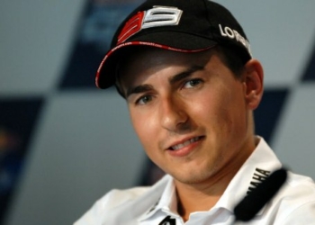 Rumor ke Ducati Kian Kencang, Lorenzo Tolak Berkomentar