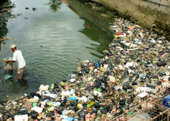 Tegas Menerapkan Sanksi Bagi Pembuang Sampah di Sungai