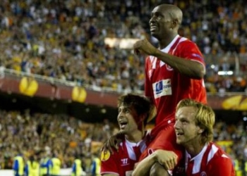 Valencia Bekuk Sevilla 2-1