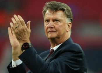 MU Resmi Berhentikan Van Gaal