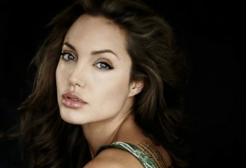 Ini Dia Cara Poles Bibir Tipis