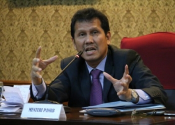 Menpan sebut banyak PNS yang datang hanya untuk absen