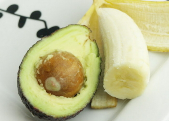 Buat Masker Alami Atasi Rambut Kering