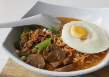 Ini Dia, Tips Makan Mi Instan Sehat