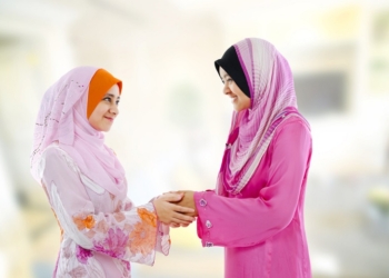 Baju Satin dan Manik-manik Besar Tidak Disarankan untuk Silaturahim