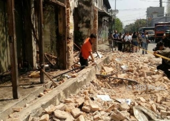 Tembok Bangunan Kuno Ambruk, 2 Pekerja Tewas
