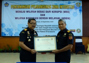 Pencanangan Zona Integritas menuju Wilayah Bebas dari Korupsi dan Wilayah Birokrasi Bersih Melayani Kantor Pengawasan dan Pelayanan Tipe Madya Pabean B Surakarta