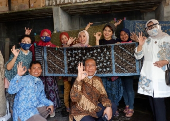 Upaya Diversifikasi, Disnakertrans Solo Gelar Pelatihan Batik Warna Alam