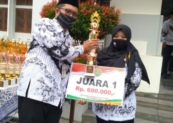 Nurul Fitria, Juarai Lomba Media Pembelajaran Tingkat Kota Solo