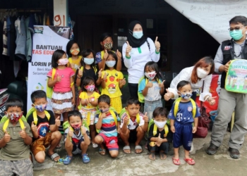 Lorin Group Bagikan Tas Edukasi Anak