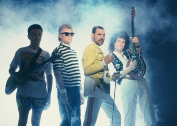 Queen pelantun lagu Under Pressure