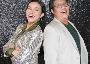 Erwin Gutawa dan Yura Yunita memopulerkan kembali lagu lawas "Tak Kuduga".