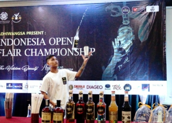 Aksi Memukau Para Bartender di “Indonesia Open Flair Championship” Adhiwangsa Hotel