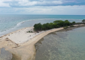 Yuk, Intip Cantiknya Pantai Pasir Putih Wates Rembang!