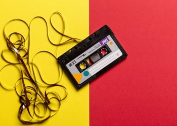 Yuk Bernostalgia dengan 5 Lagu 90-an Indonesia Terbaik Ini, Sob!