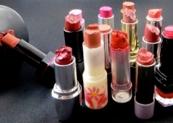 Memperbaiki Lipstik yang Rusak