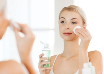 Lakukan 5 Tips Double Cleansing Untuk Wajah Berjerawat ini Yuk Sob!
