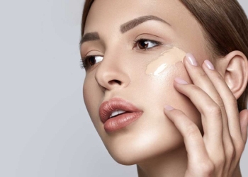 Foundation Anti Cakey, Berikut 5 Tips-nya Sob!