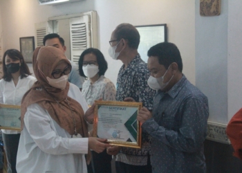 Penuhi Kewajiban, Duniatex Grup Terima Sertifikat Kepesertaan JKN