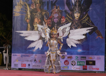 Keren! Ini Kostum-Kostum Memukau di Grand Juri Solo Batik Carnival 13