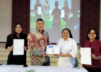 Tingkatkan Kemampuan Berbahasa Inggris Siswa, SMP Regina Pacis Gelar Program TeachCast with Oxford