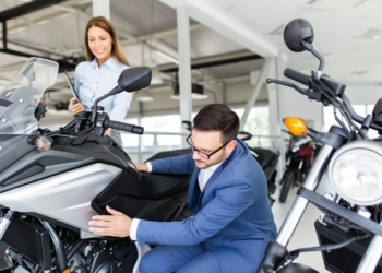 Tertarik Bisnis Motor Bekas? Simak Tips Ini!