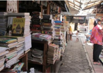 Menelusuri Kenangan Literasi Melalui Toko Buku Vintage di Solo