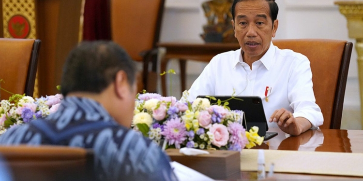 Bahas Isu Terkini, Presiden Gelar Rapat Internal