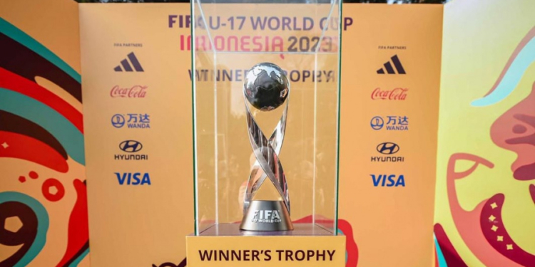 Trofi Piala Dunia U-17 Indonesia