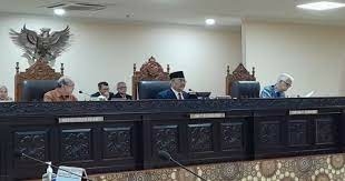 Gibran Melenggang jadi Cawapresnya Prabowo, MKMK ‘Loloskan’ Putusan MK