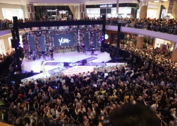 Yura Yunita Pukau Penonton di Indulging Flowerland The Park Mall
