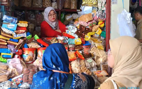 Sidak, Tim Gabungan di Solo Temukan Makanan Kedaluwarsa di Pasaran
