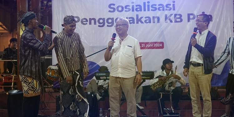 Gencarkan Sosialisasi KB Pria, DP3AP2KB Solo Gelar Pentas Ketoprak