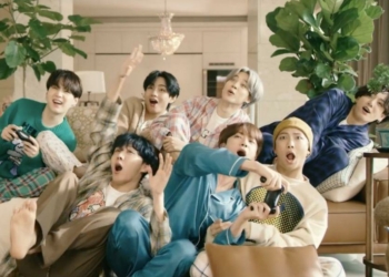 Kostum Grup BTS Hingga LE SSERAFIM Dipamerkan di Museum Grammy