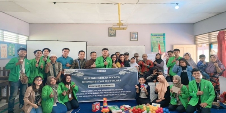 Sarasehan dan Bakti Sosial Untuk Anak Berkebutuhan Khusus di Desa Sampetan Bersama KKN Kelompok 3 UNIVERSITAS BOYOLALI