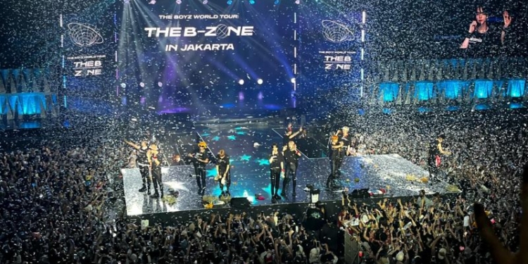 Konser Gemilang THE BOYZ Hibur Fans The B di Jakarta