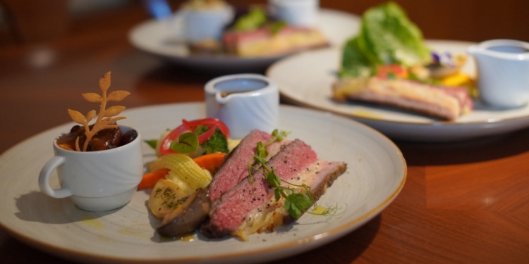 Hanya Bulan Ini, Lorin Solo Hotel Tawarkan Sensasi Berbeda Nikmati Smoked Beef Brisket
