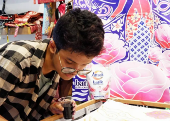 Memperingati Hari Batik, Attack Batik & Delicate Care berkolaborasi dengan Rumah Batik Palbatu Ciptakan Karya Istimewa