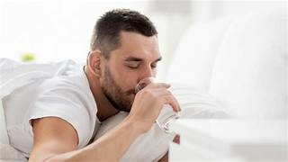 Kebiasaan Minum Air Hangat di Pagi Hari Ternyata Memiliki Berbagai Manfaat