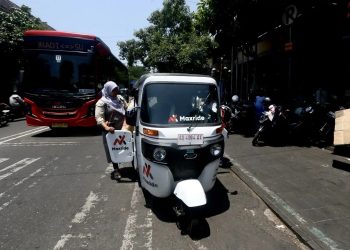 bajaj di solo